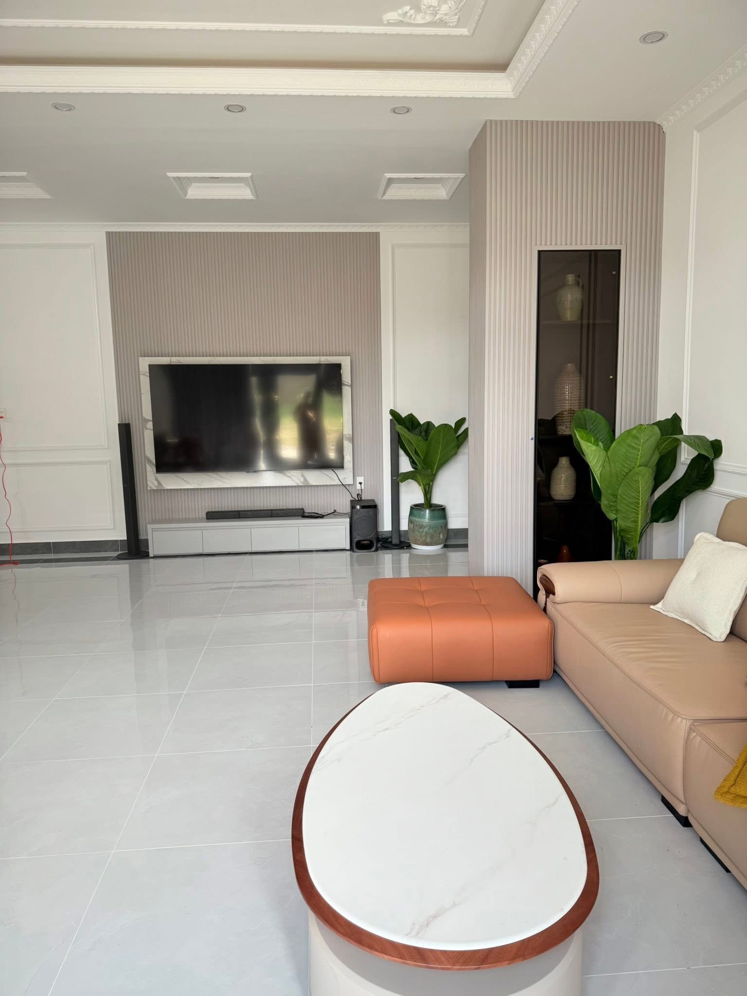 Cần Bán Gấp Nhà Đẹp mới xây góc 2 Mặt Tiền ngay Khu Dân Cư Số 5 - An Sơn, Đà Lạt giá 8.6 tỷ - Ảnh chính